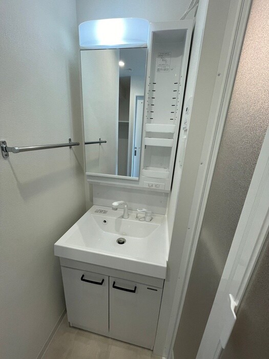 物件内観写真12　(洗面)