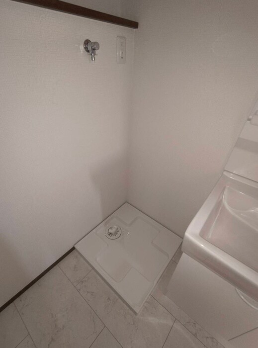 物件内観写真11　(洗濯機置場)