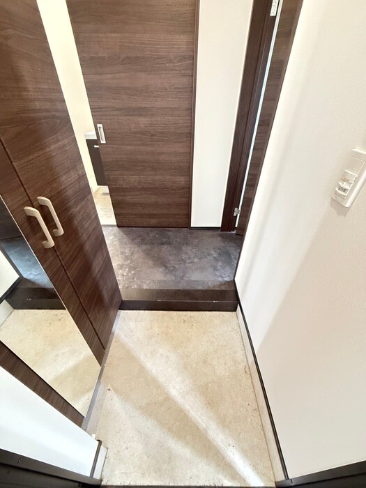 物件内観写真17　(玄関)