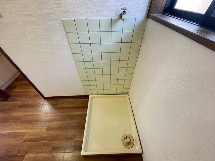 物件内観写真13　(洗濯機置場)