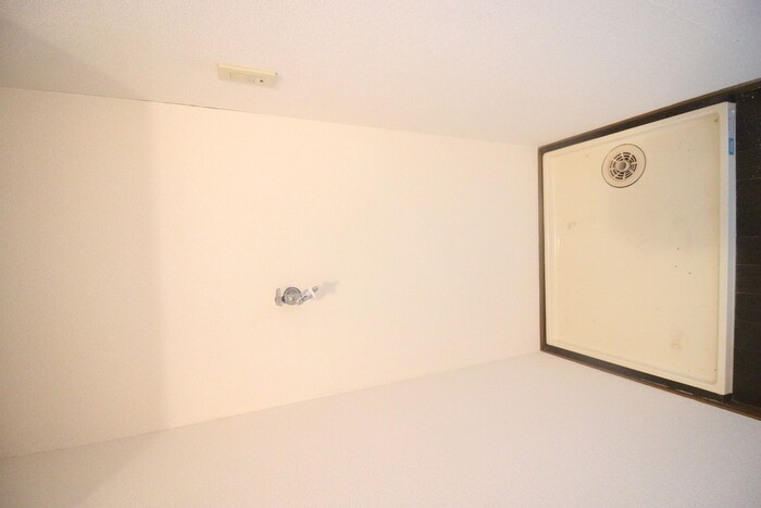 物件内観写真14　(洗濯機置場)