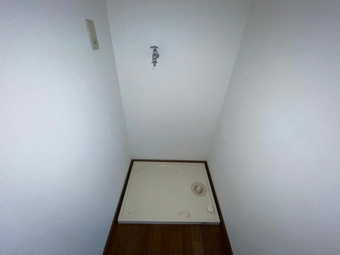 物件内観写真14　(洗濯機置場)