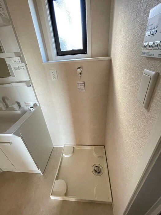 物件内観写真12　(洗濯機置場)