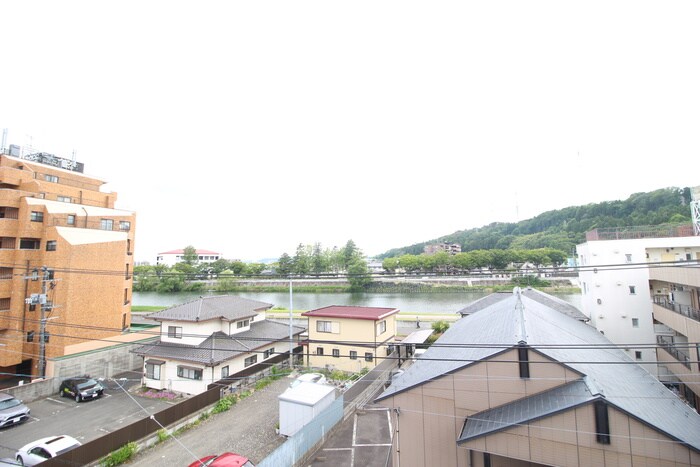 物件内観写真22　(室内からの展望)