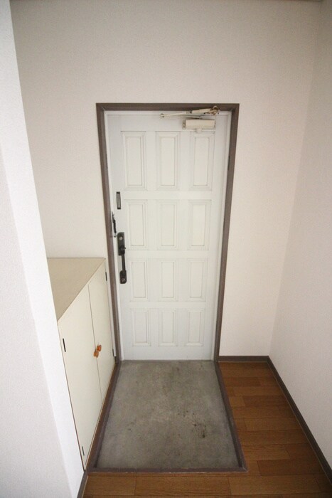 物件内観写真11　(玄関)