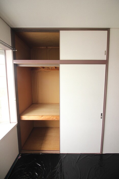 物件内観写真12　(収納)