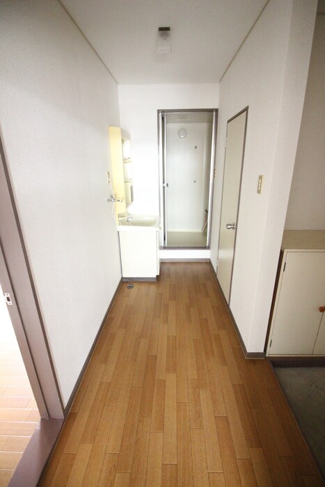 物件内観写真20　(廊下)