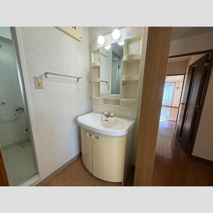 物件内観写真11　(洗面)