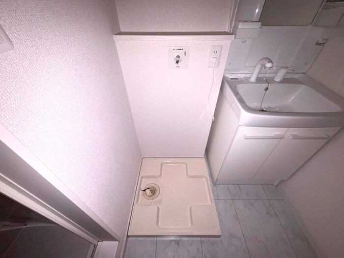 物件内観写真14　(洗濯機置場)