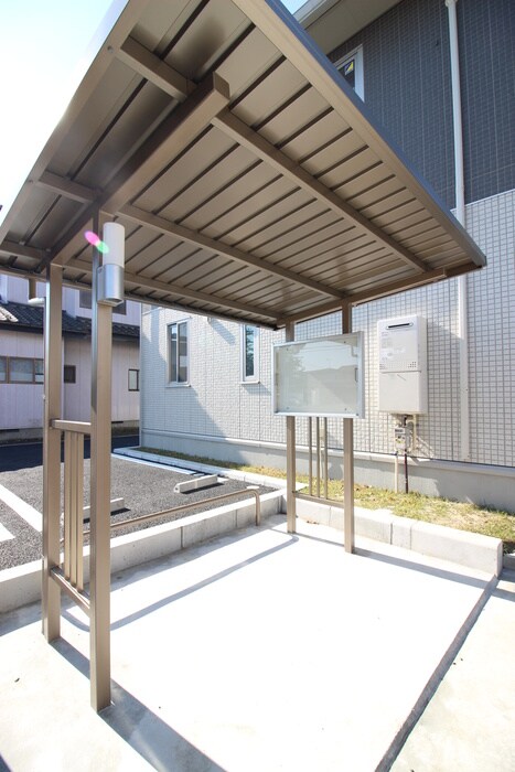 物件外観写真5　(駐輪場)