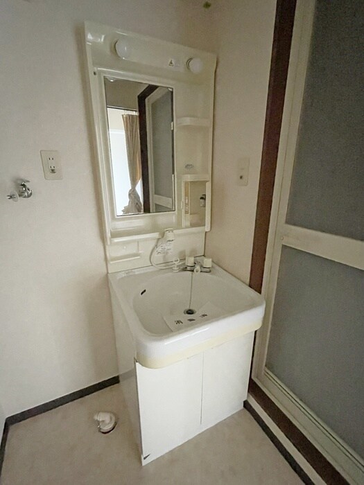 物件内観写真8　(洗面)