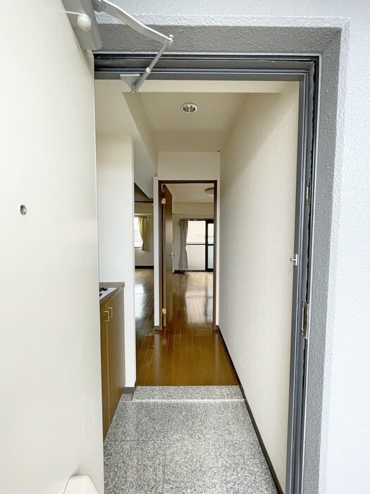 物件内観写真16　(玄関)