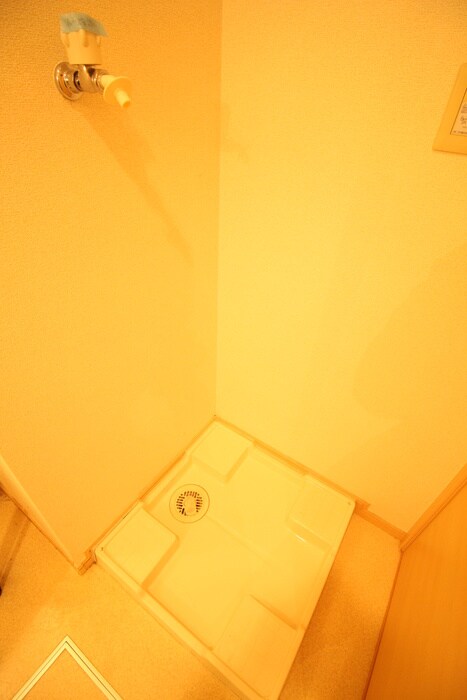 物件内観写真14　(洗濯機置場)