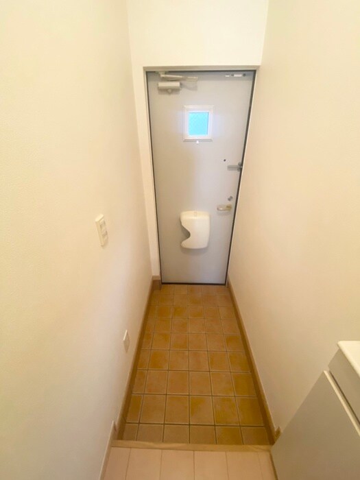 物件内観写真14　(玄関)