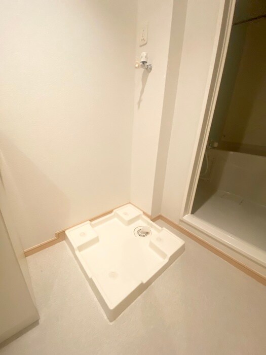 物件内観写真15　(洗濯機置場)