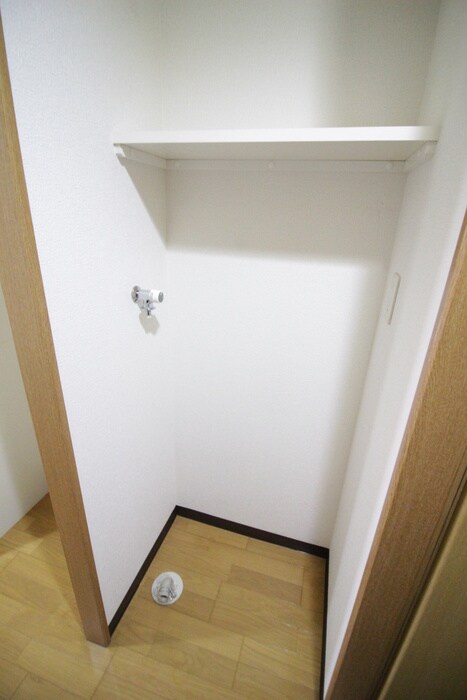 物件内観写真15　(洗濯機置場)