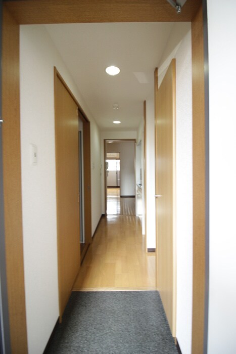 物件内観写真19　(廊下)