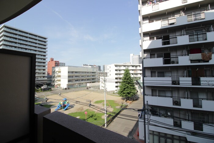 物件内観写真21　(室内からの展望)