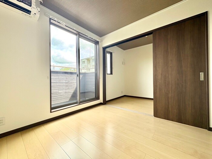 物件内観写真3　(居室)