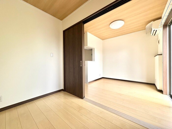 物件内観写真4　(居室)