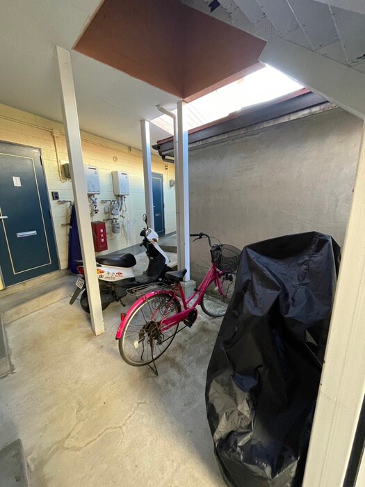 物件外観写真6　(駐輪場)