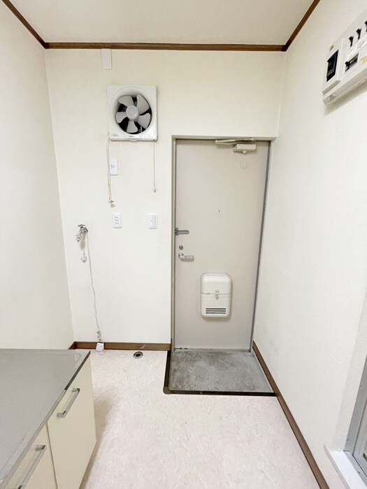物件内観写真18　(玄関)