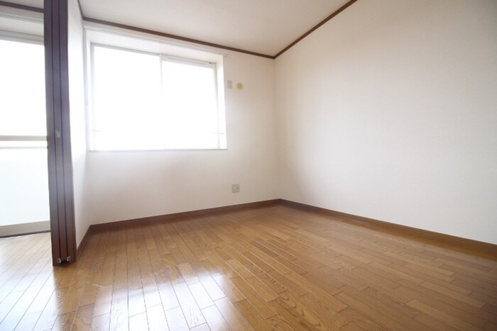 物件内観写真12　(居室)