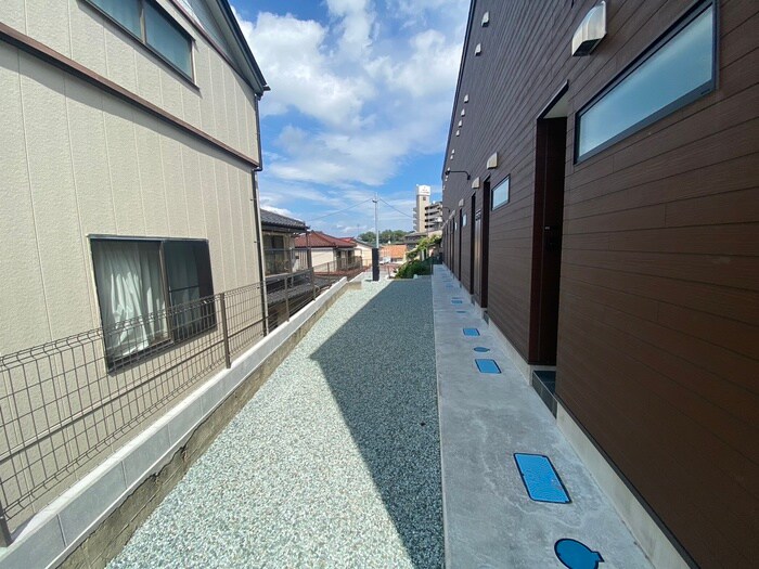 物件外観写真3　(エントランス部分)