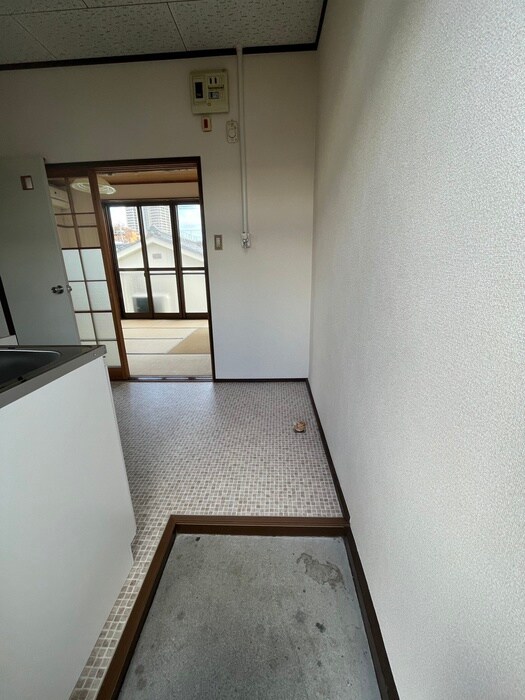 物件内観写真14　(玄関)