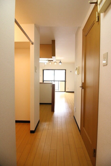 物件内観写真14　(玄関)