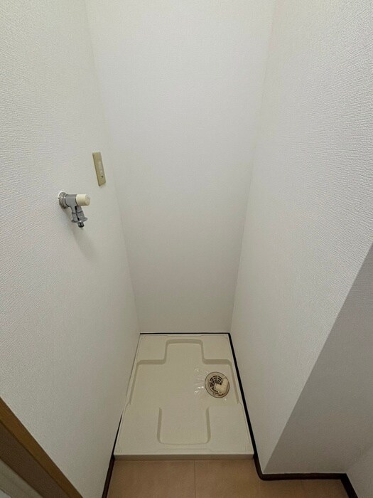 物件内観写真19　(洗濯機置場)