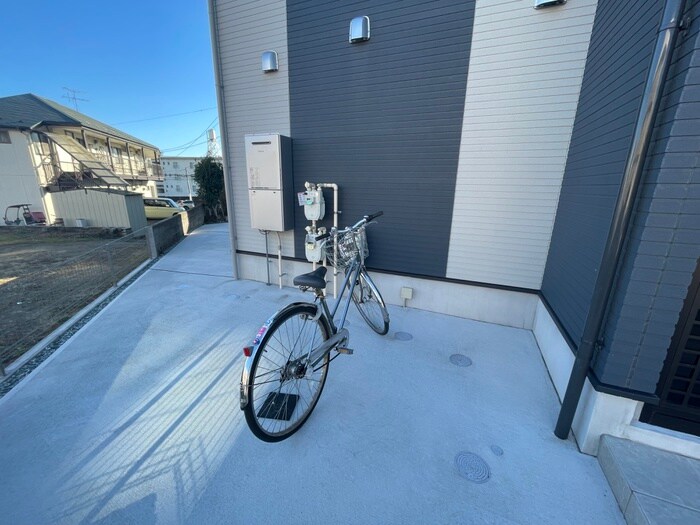 物件外観写真5　(駐輪場)