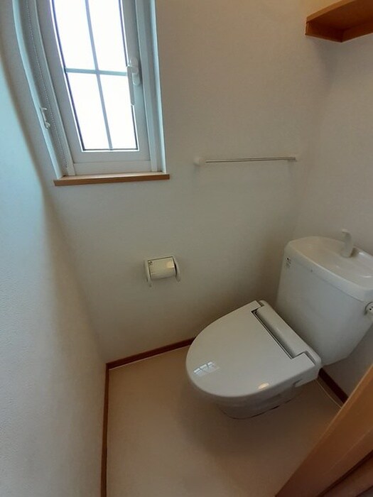 物件内観写真8　(トイレ)