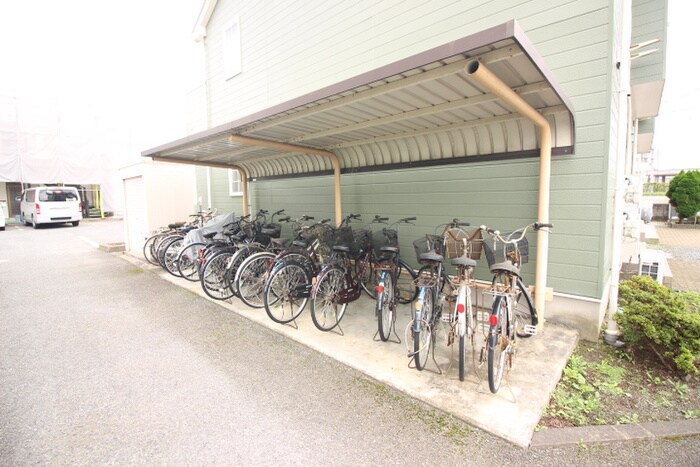物件外観写真3　(駐輪場)