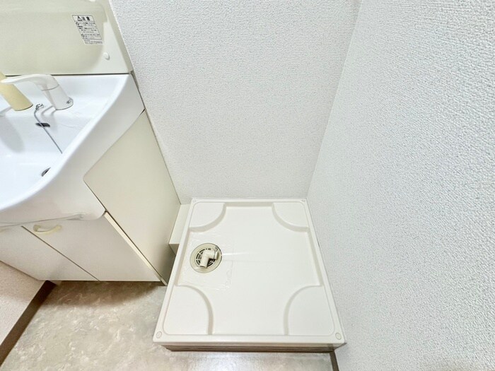 物件内観写真14　(洗濯機置場)