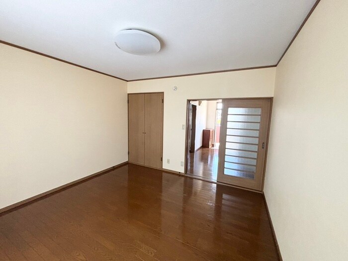 物件内観写真8　(居室)