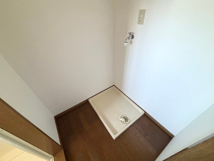 物件内観写真18　(洗濯機置場)