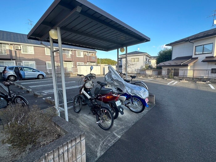 物件外観写真4　(駐輪場)