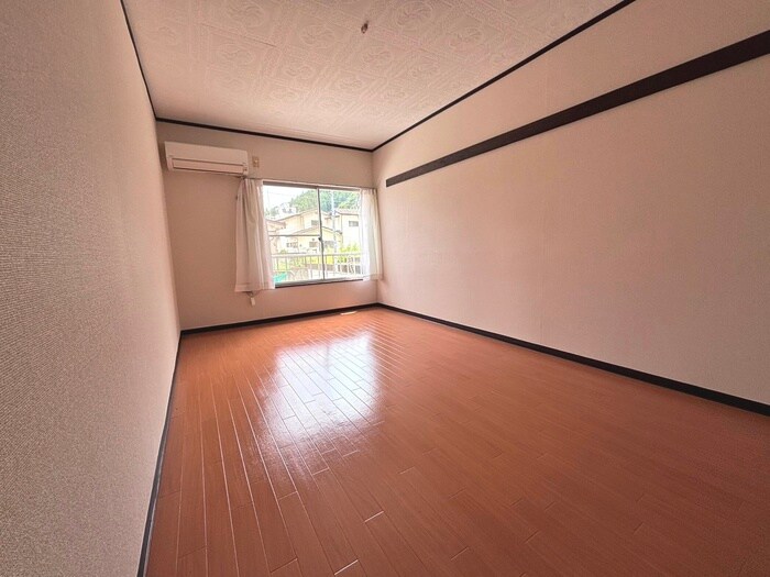 物件内観写真4　(居室)