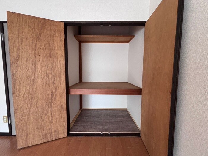 物件内観写真13　(収納)