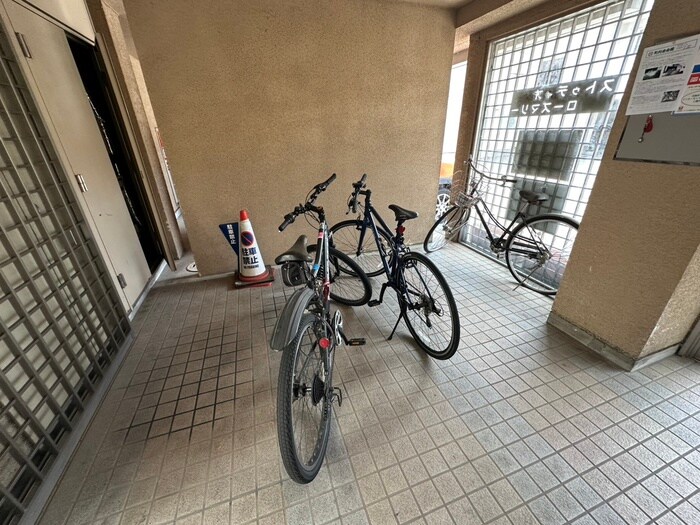 物件外観写真5　(駐輪場)