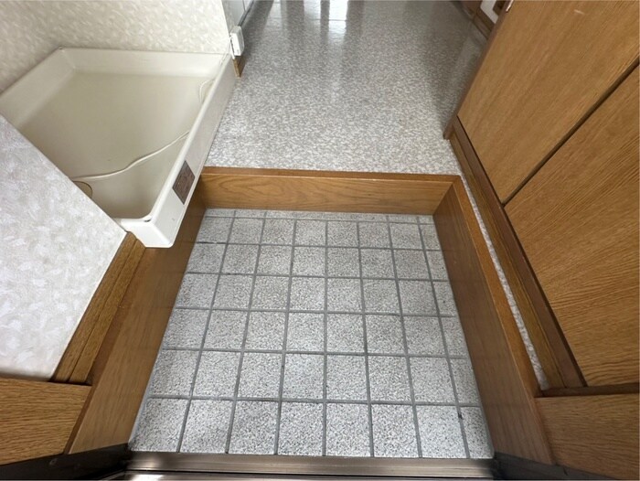 物件内観写真18　(玄関)