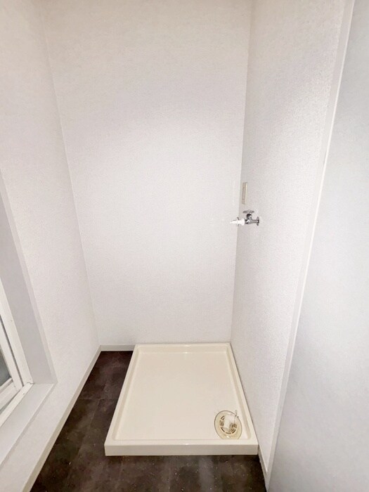 物件内観写真13　(洗濯機置場)