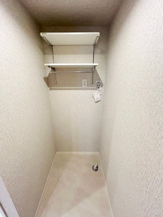 物件内観写真14　(洗濯機置場)