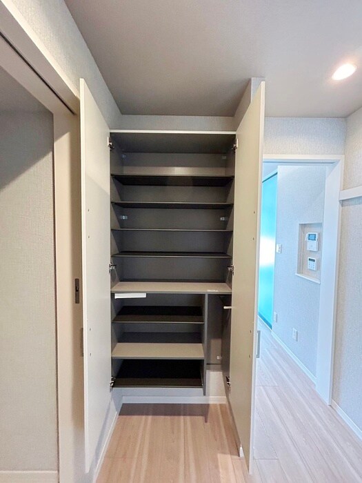 物件内観写真18　(靴箱)