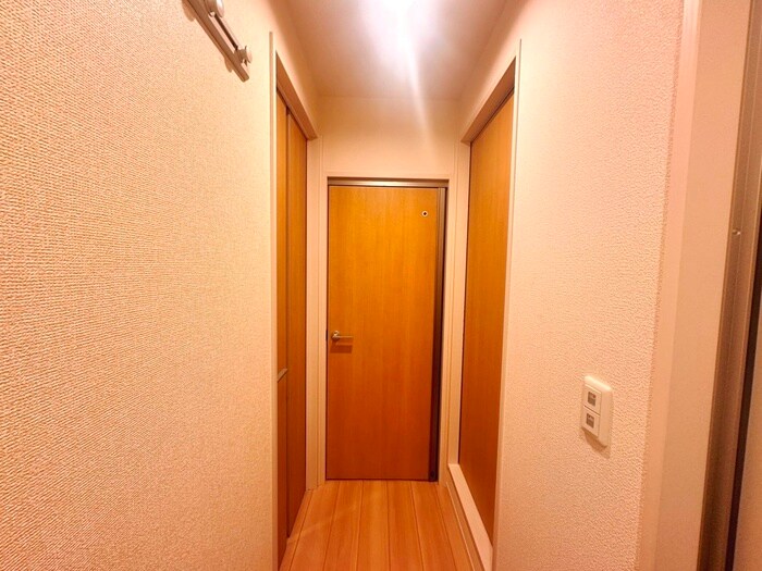 物件内観写真18　(廊下)
