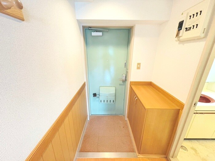 物件内観写真19　(玄関)