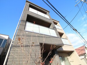 シャーメゾン真栄外観写真