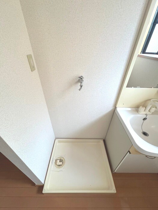 物件内観写真15　(洗濯機置場)