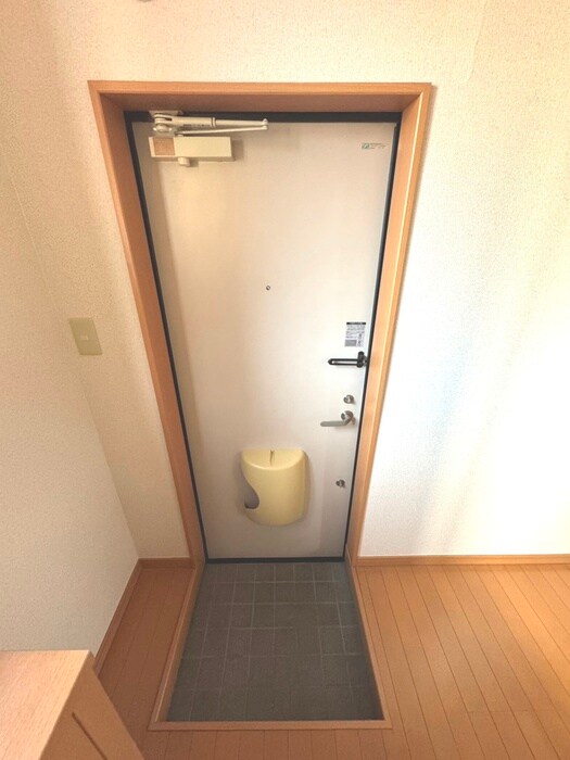 物件内観写真18　(玄関)